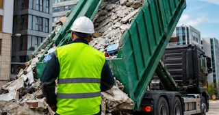 Вывоз строительного мусора в Ноябрьске: услуги лицензированной компании — ПроМусор